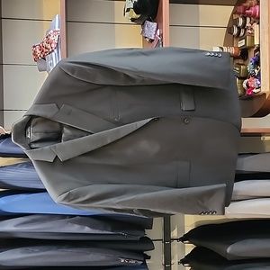 Classic Elegance Black Mini Bone 2-Button Wool Suit